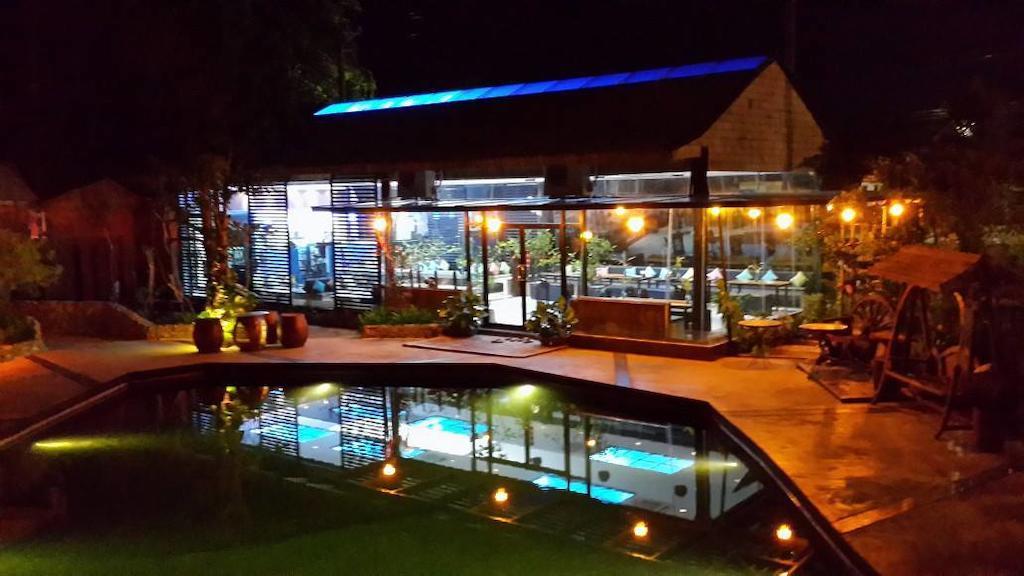 The Vareeya Resort 班巴克洛 外观 照片